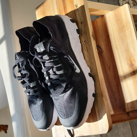 Nike RENEW RUNNING shoes - Picture 8 of 9